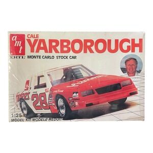 Cale Yarborough Monte Carlo Stock Car AMT Ertl 1:25 Scale Model Kit